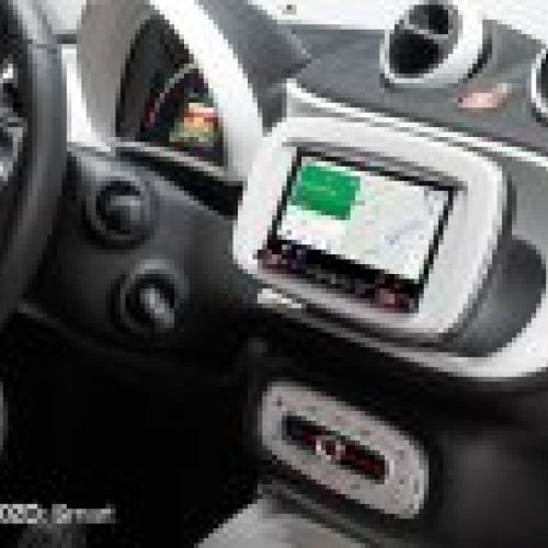 Smart Online Navigation with Google Maps iLX 702D