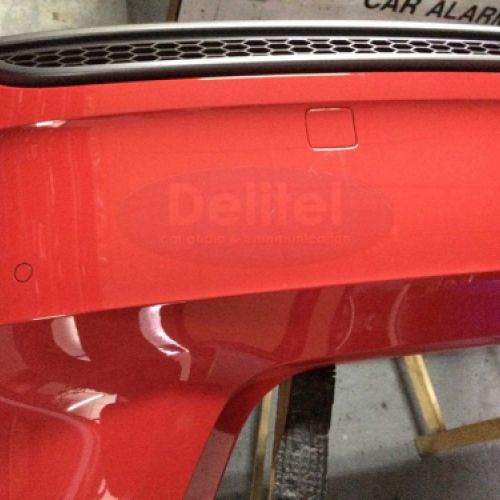 Con pintado de sensores del mismo color que la carrocería.