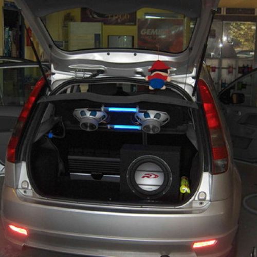 Equipo sonido Ford Fiesta