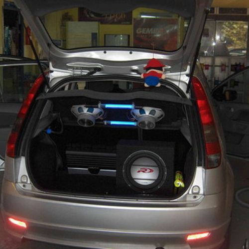 Equipo sonido Ford Fiesta